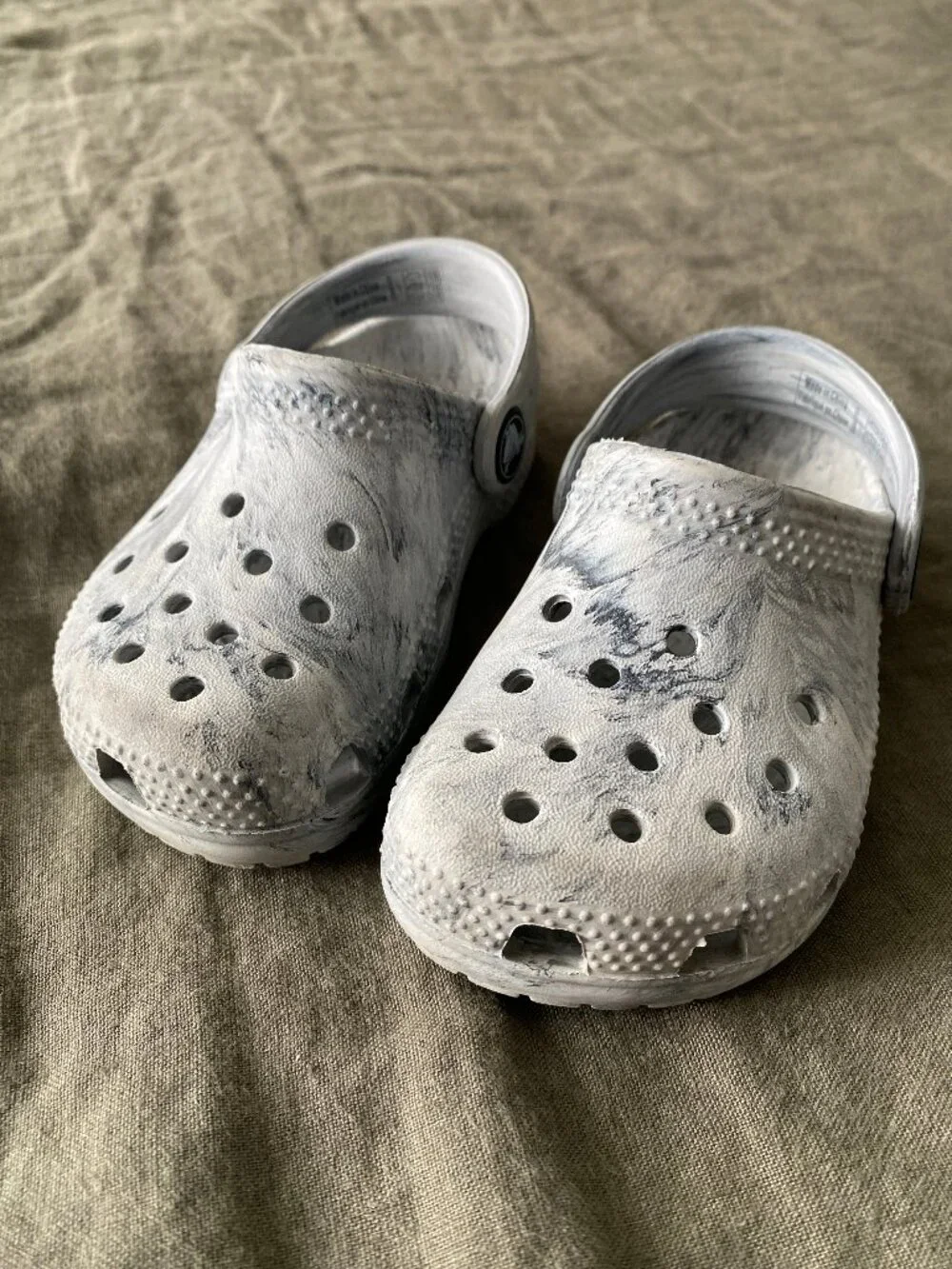 Crocs Kids' Marbled Classic Clog, Grey Swirl, Size C7
